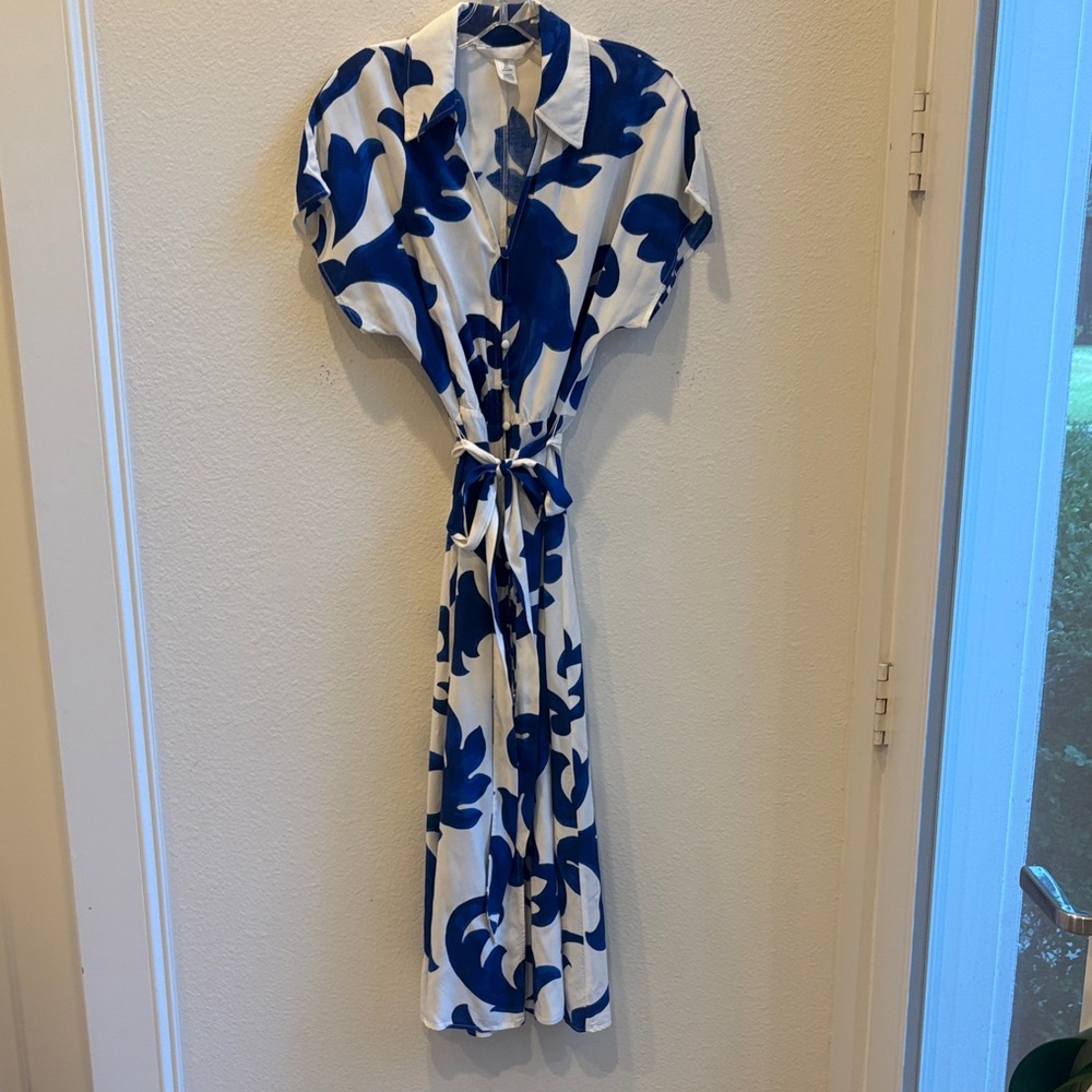 H&M Blue and White Floral Women Dress - worn once!